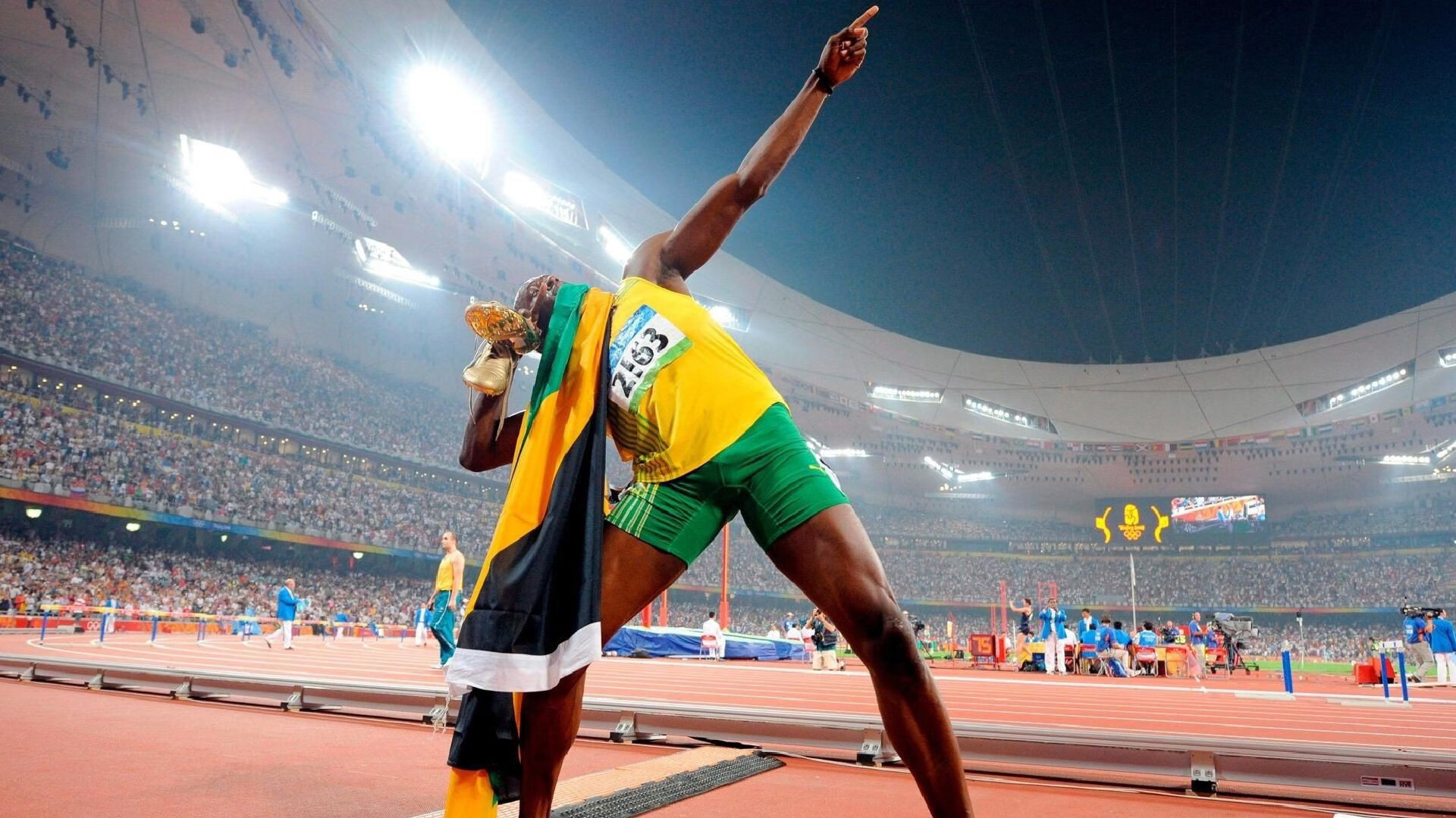 -中超中国队复仇世界杯预选赛 球迷欢呼热烈，中超复赛时间